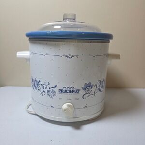 Rival Crock-Pot 3150 Vintage Blue Floral Polka Dot Slow Cooker 3.5 Qt Stoneware
